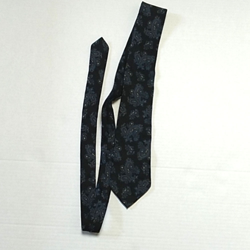 Reys & Lockwood New York Vintage Blue and Black Paisley Print 100% Silk Tie